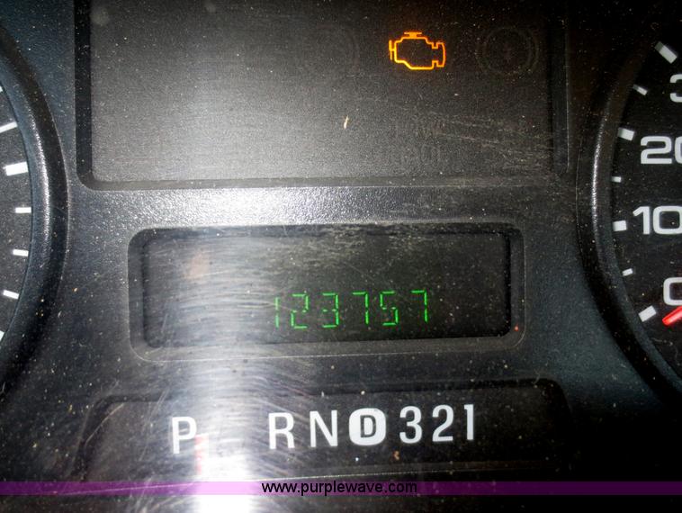 image for item F8067 2007 Ford F250 Super Duty XL Crew Cab pickup truck