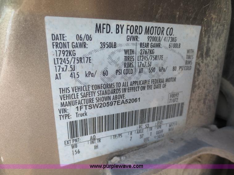 image for item F8067 2007 Ford F250 Super Duty XL Crew Cab pickup truck