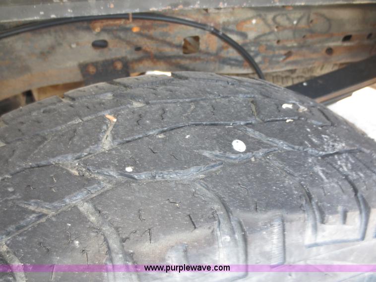 image for item F8068 2003 Ford F250 Super Duty XLT SuperCab pickup truck