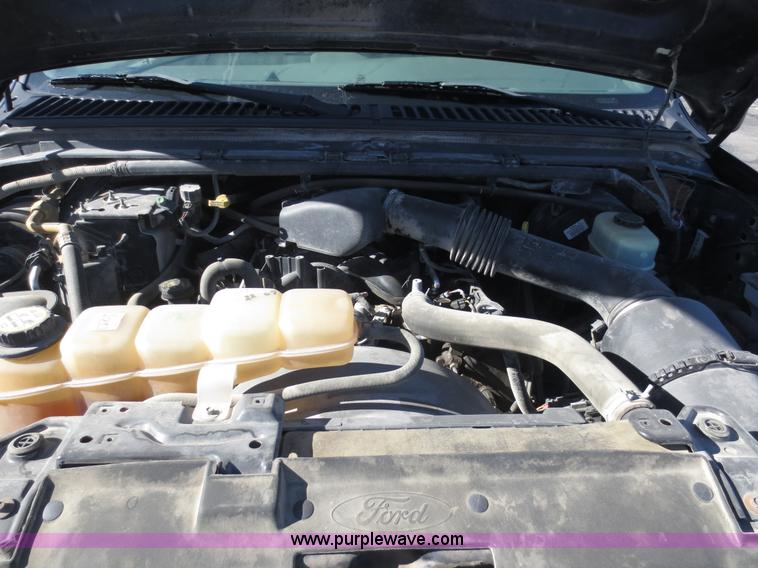 image for item F8068 2003 Ford F250 Super Duty XLT SuperCab pickup truck