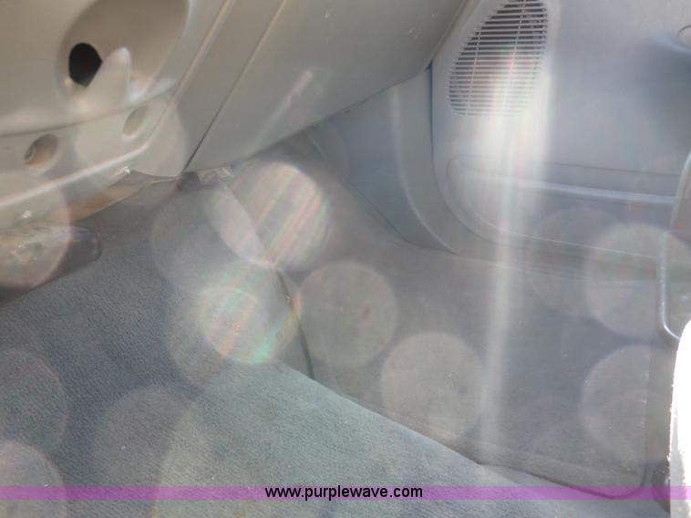 image for item F8068 2003 Ford F250 Super Duty XLT SuperCab pickup truck