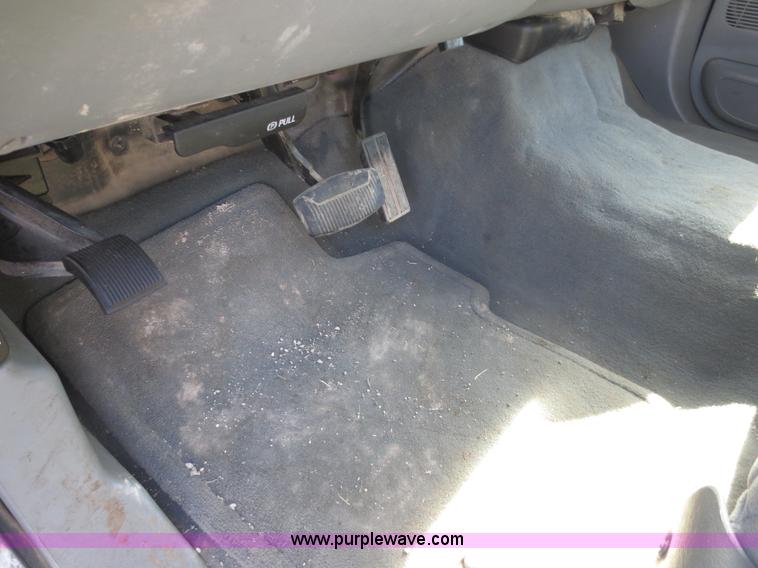 image for item F8068 2003 Ford F250 Super Duty XLT SuperCab pickup truck