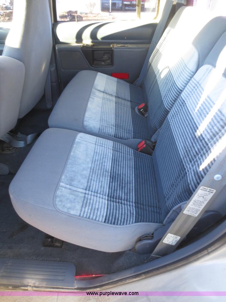 image for item F8069 1991 Ford Explorer XL SUV