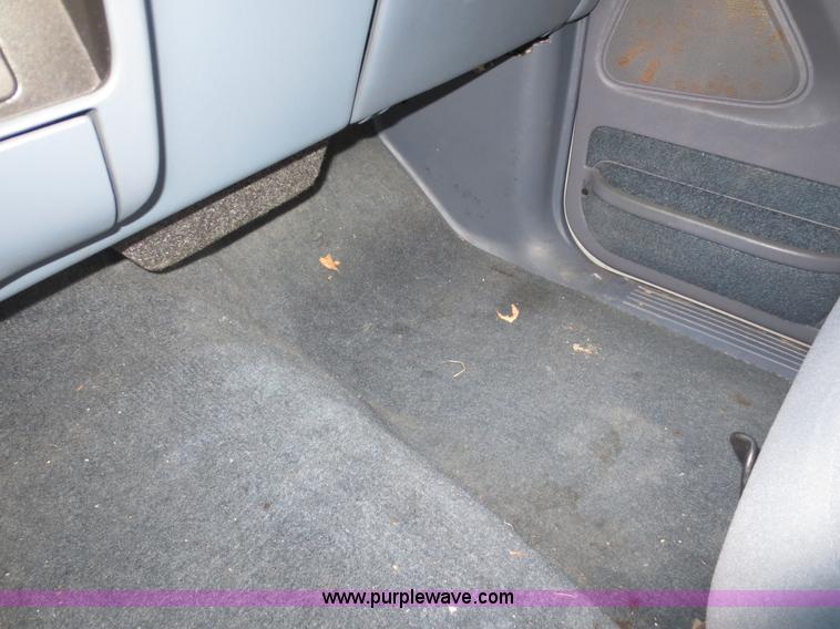 image for item F8069 1991 Ford Explorer XL SUV