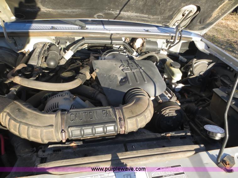 image for item F8069 1991 Ford Explorer XL SUV