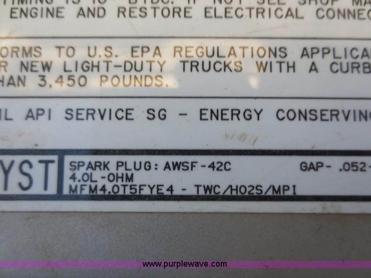 image for item F8069 1991 Ford Explorer XL SUV