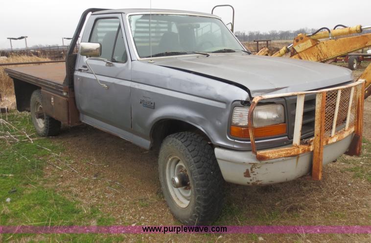 image for item F8082 1996 Ford F250 HD XL flatbed truck