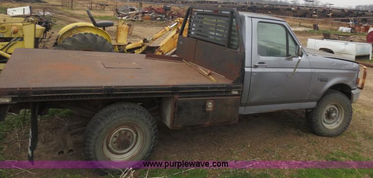 image for item F8082 1996 Ford F250 HD XL flatbed truck