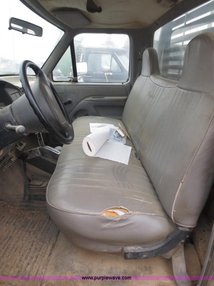 image for item F8082 1996 Ford F250 HD XL flatbed truck