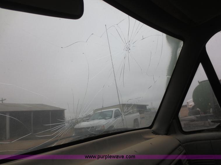 image for item F8082 1996 Ford F250 HD XL flatbed truck