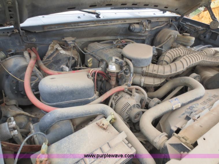 image for item F8082 1996 Ford F250 HD XL flatbed truck