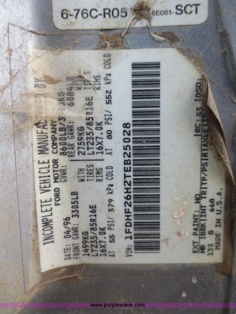 image for item F8082 1996 Ford F250 HD XL flatbed truck