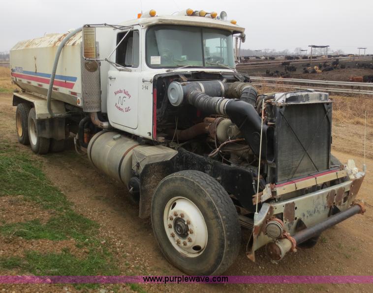 image for item F8083 1987 Mack RW713 water truck