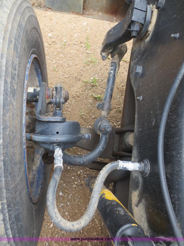 image for item F8083 1987 Mack RW713 water truck