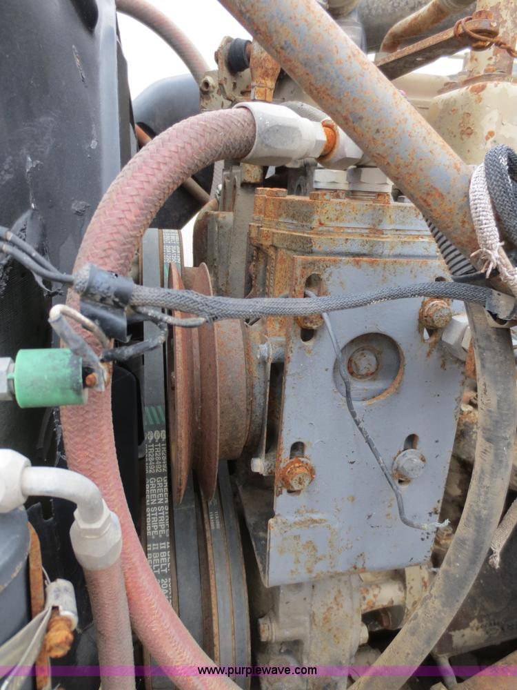 image for item F8083 1987 Mack RW713 water truck