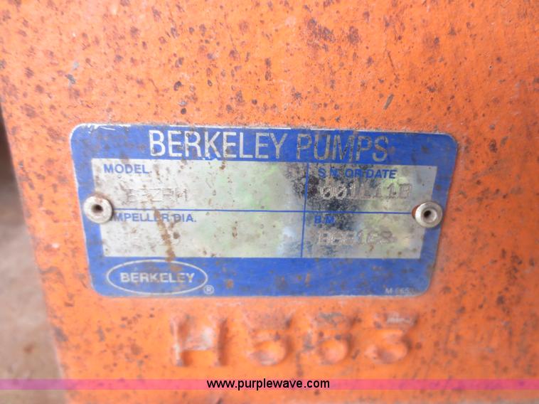 image for item F8083 1987 Mack RW713 water truck