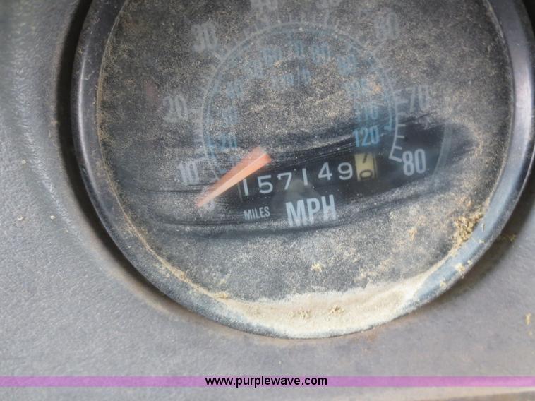 image for item F8083 1987 Mack RW713 water truck