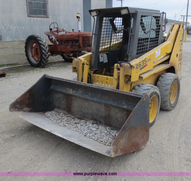 image for item F8113 1999 Gehl 4635SX skid steer