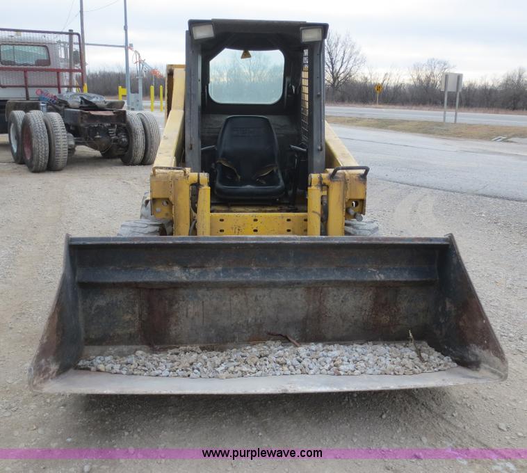 image for item F8113 1999 Gehl 4635SX skid steer
