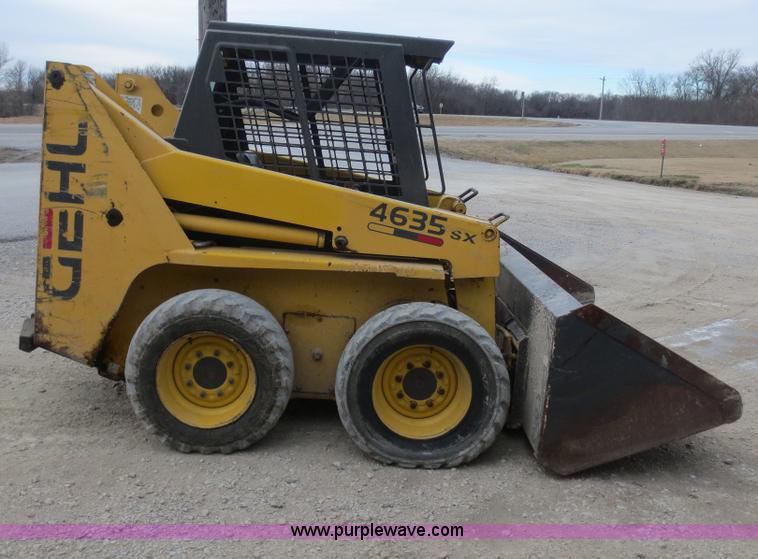 image for item F8113 1999 Gehl 4635SX skid steer