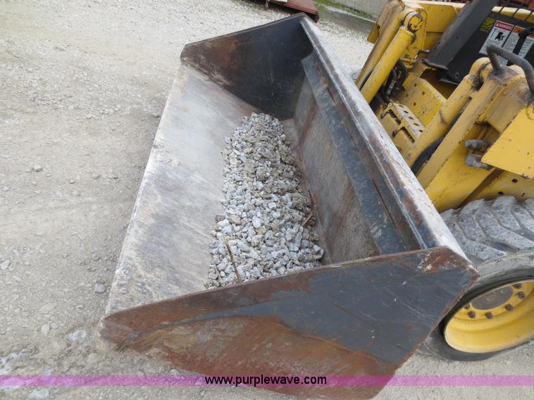 image for item F8113 1999 Gehl 4635SX skid steer