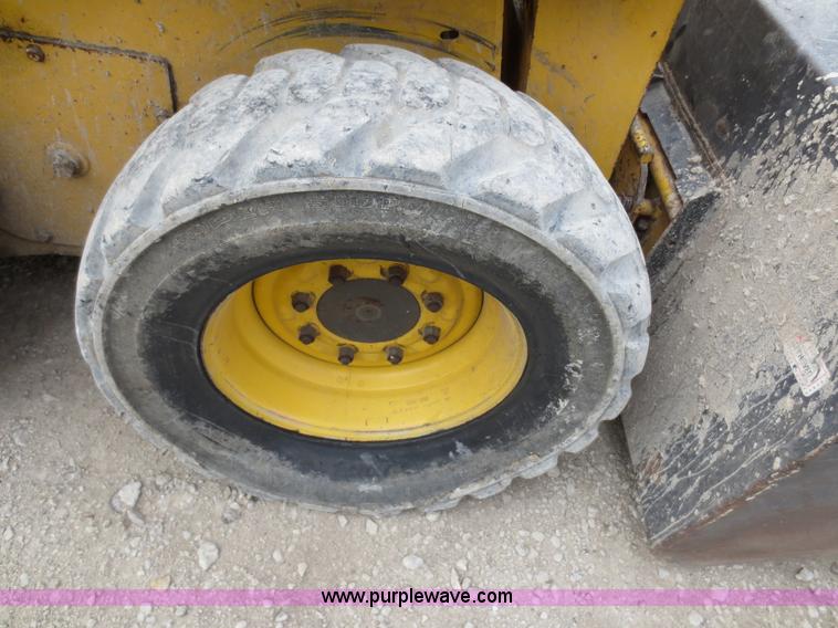 image for item F8113 1999 Gehl 4635SX skid steer