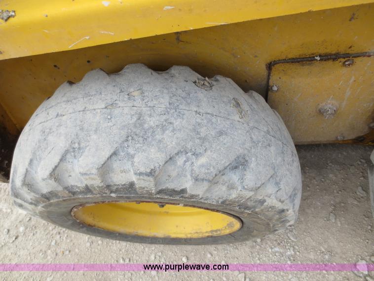 image for item F8113 1999 Gehl 4635SX skid steer