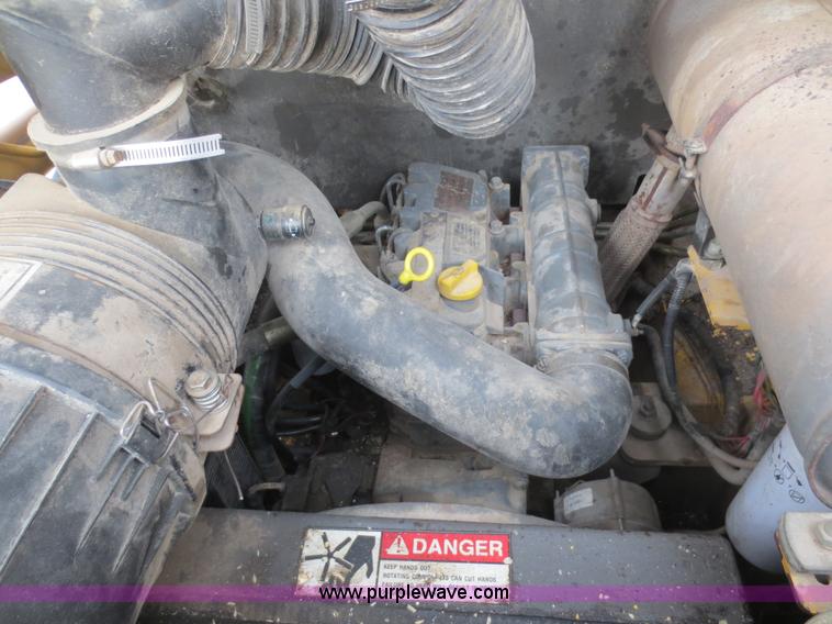 image for item F8113 1999 Gehl 4635SX skid steer