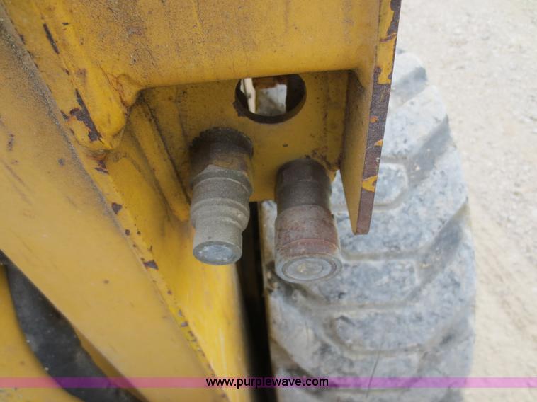 image for item F8113 1999 Gehl 4635SX skid steer