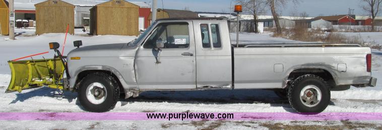 image for item G2217 1984 Ford F150 XLT SuperCab pickup truck