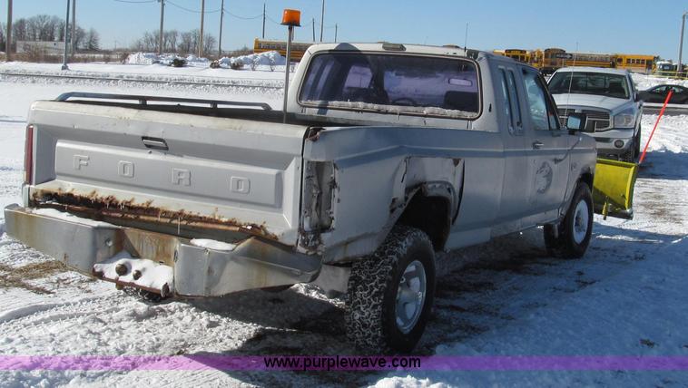 image for item G2217 1984 Ford F150 XLT SuperCab pickup truck