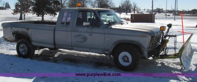 image for item G2217 1984 Ford F150 XLT SuperCab pickup truck