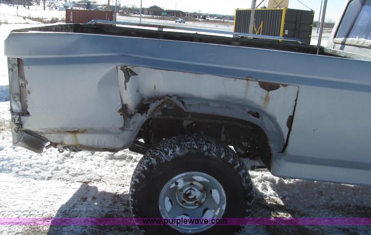image for item G2217 1984 Ford F150 XLT SuperCab pickup truck