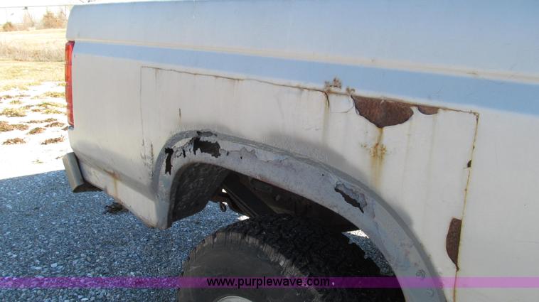 image for item G2217 1984 Ford F150 XLT SuperCab pickup truck