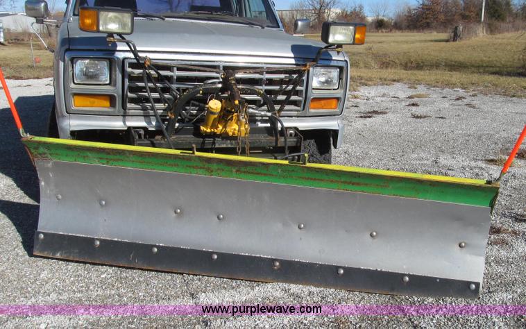 image for item G2217 1984 Ford F150 XLT SuperCab pickup truck