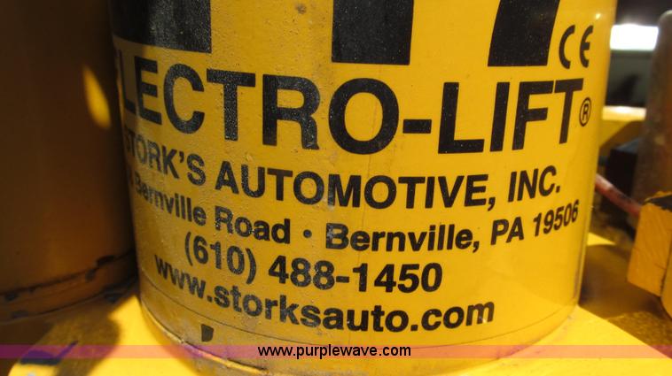 image for item G2217 1984 Ford F150 XLT SuperCab pickup truck