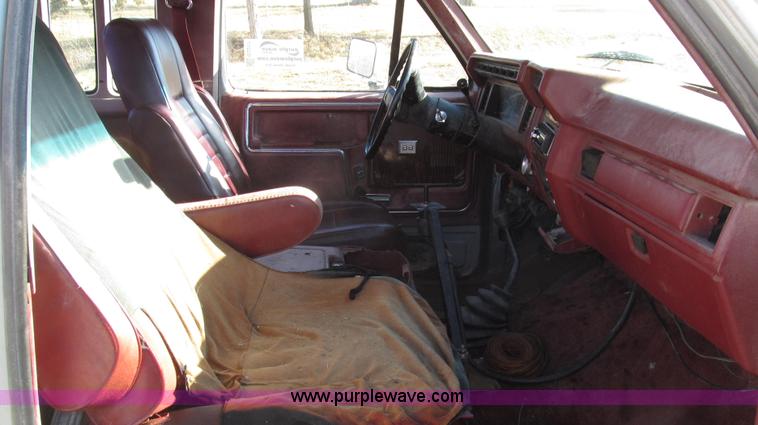 image for item G2217 1984 Ford F150 XLT SuperCab pickup truck