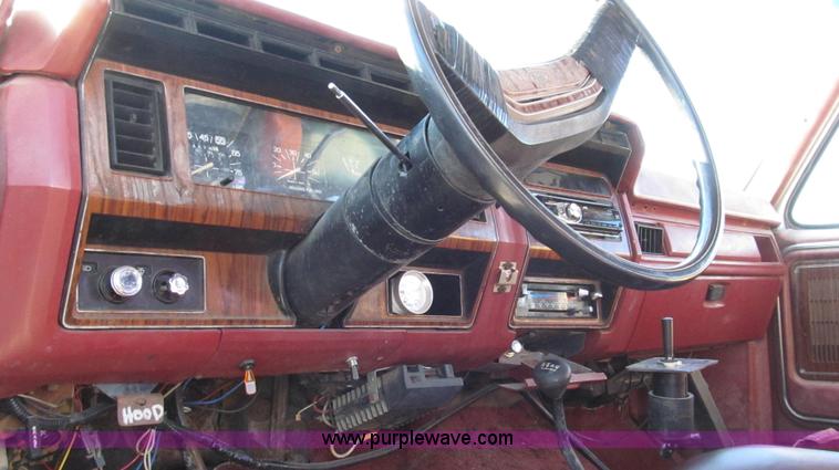 image for item G2217 1984 Ford F150 XLT SuperCab pickup truck