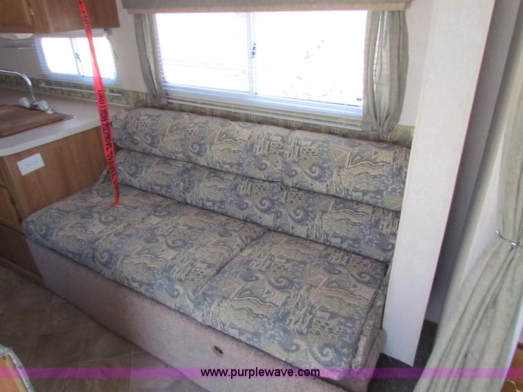 image for item G4391 2002 Coachman Captiva Ultralight travel trailer