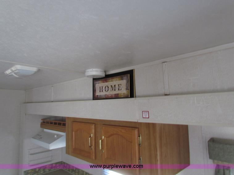 image for item G4391 2002 Coachman Captiva Ultralight travel trailer