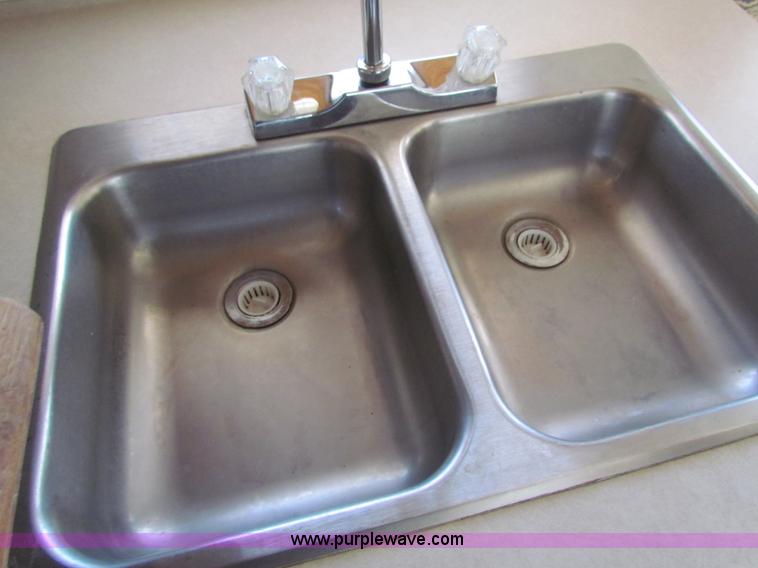 image for item G4391 2002 Coachman Captiva Ultralight travel trailer