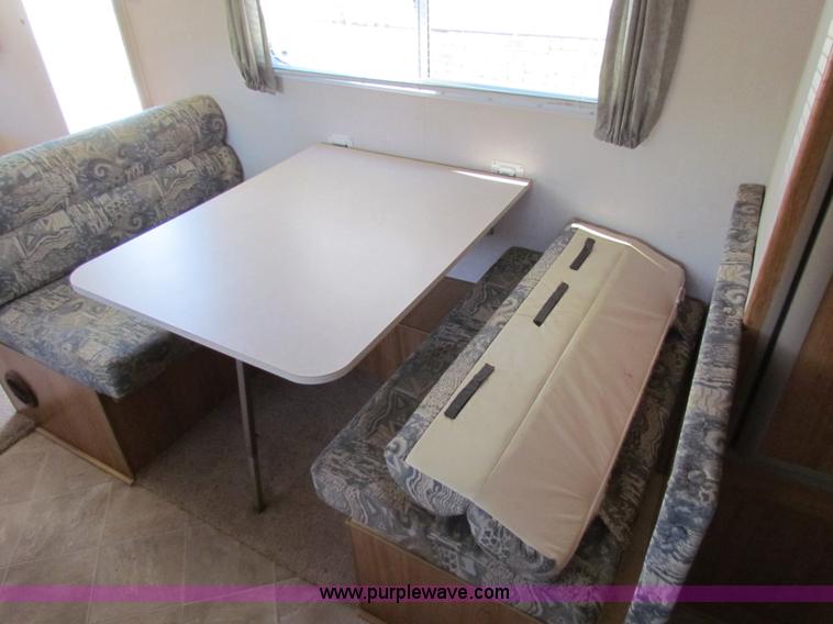 image for item G4391 2002 Coachman Captiva Ultralight travel trailer