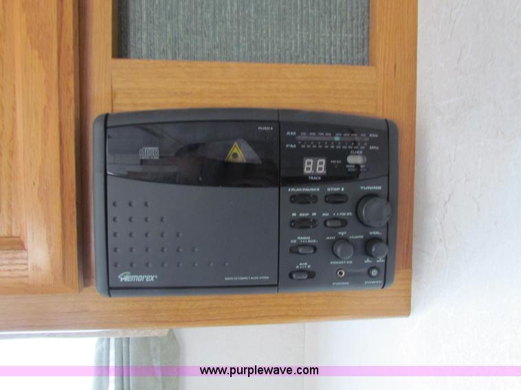 image for item G4391 2002 Coachman Captiva Ultralight travel trailer