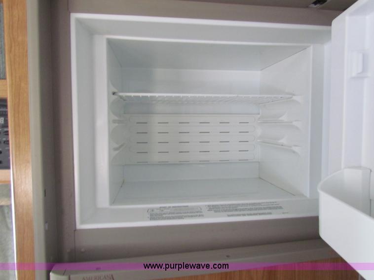 image for item G4391 2002 Coachman Captiva Ultralight travel trailer