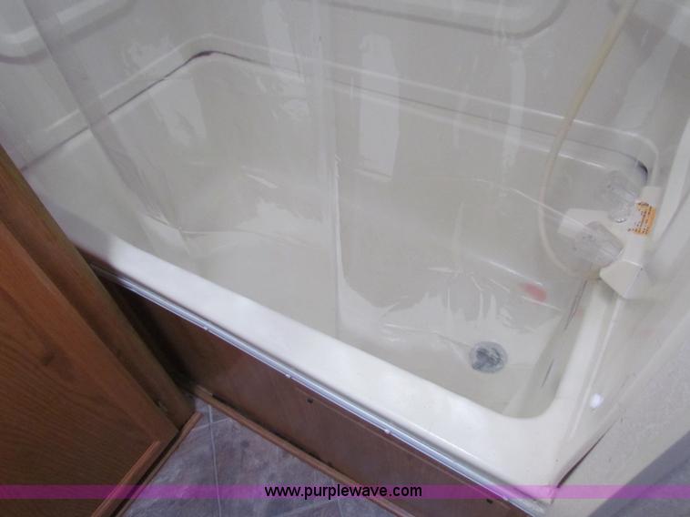 image for item G4391 2002 Coachman Captiva Ultralight travel trailer