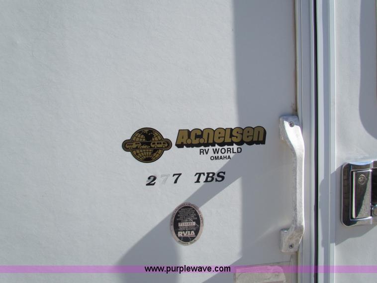 image for item G4391 2002 Coachman Captiva Ultralight travel trailer