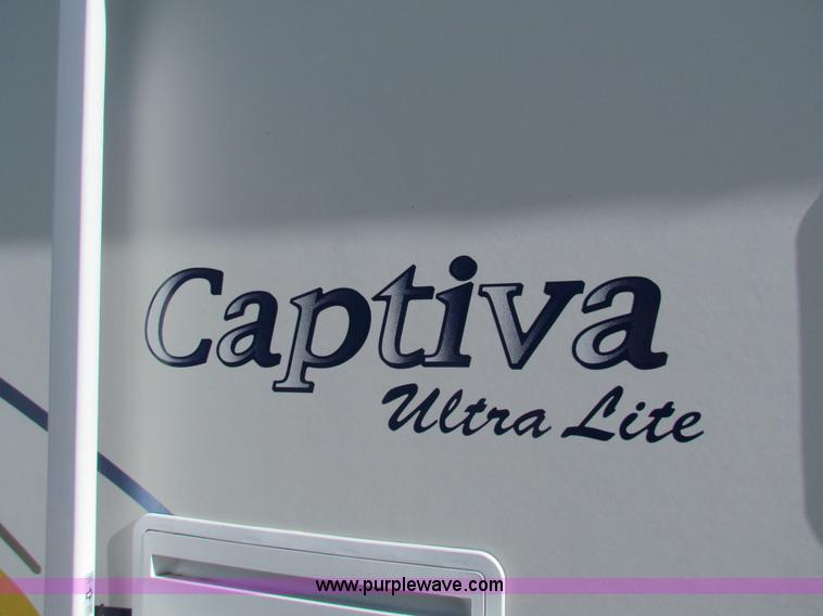 image for item G4391 2002 Coachman Captiva Ultralight travel trailer