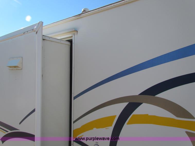 image for item G4391 2002 Coachman Captiva Ultralight travel trailer