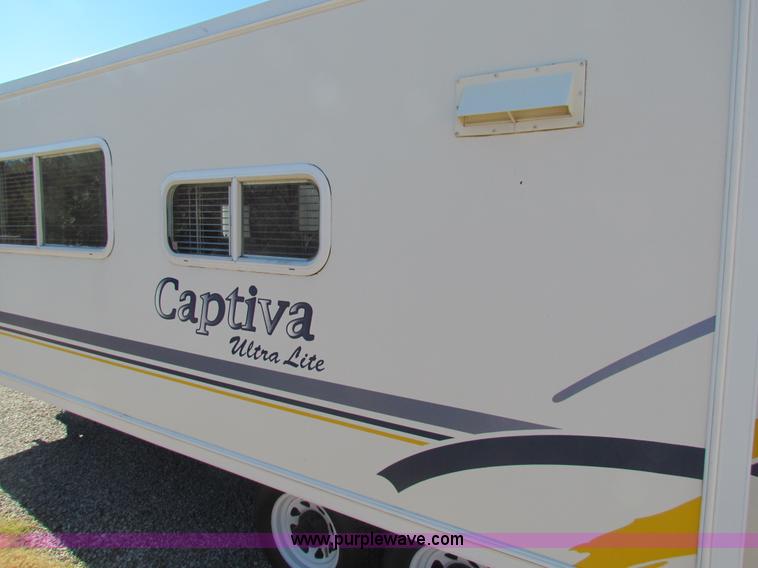 image for item G4391 2002 Coachman Captiva Ultralight travel trailer