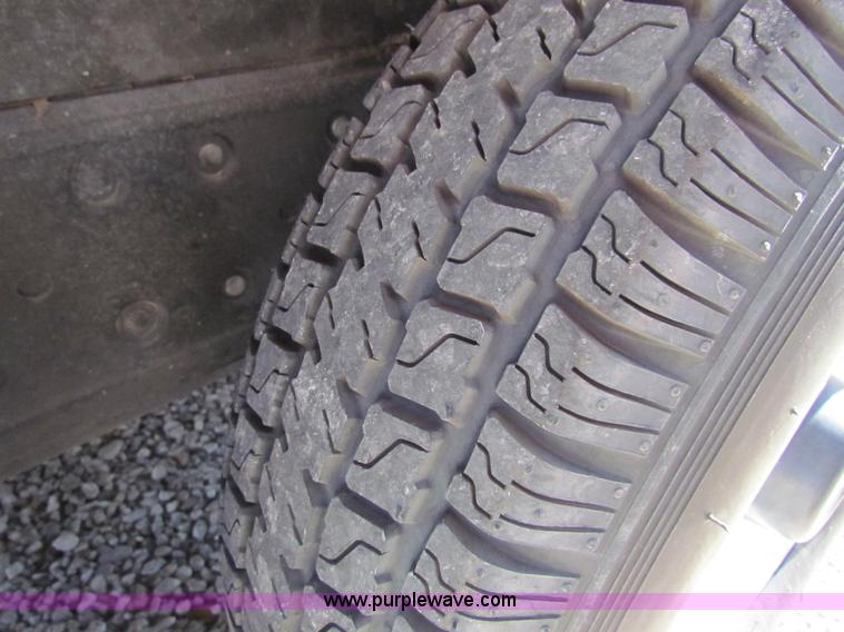 image for item G4391 2002 Coachman Captiva Ultralight travel trailer